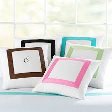 بالصور وسادات مودرن لديكور غرف المنزل ديكوراما سكاي لايف