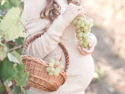 What To Eat During Pregnancy Should You Eat Grapes During Pregnancy Times Of India