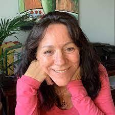 Heather Delmage's Instagram, Twitter & Facebook