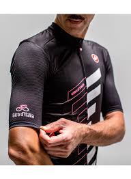 Bienvenidos a la contrarreloj definitiva en la que se conocerá quién escribe su nombre para a historia en el trofeo senza fine. Trikotexpress Giro D Italia 2020 Etappentrikot Trofeo Radtrikot Kurzarm Castelli Online Kaufen