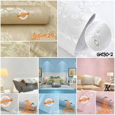 Hal ini bertujuan supaya ruang tamu anda terlihat lebih luas dibandingkan dengan ukuran yang sebenarnya. Grosir Murah Wallpaper Sticker Dinding Motif Embos Dekorasi Ruang Tamu Elegan 10mx45cm Shopee Indonesia