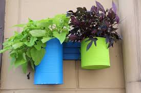 Customisées, elles deviennent de véritables atouts pour le rangement ou la décoration. Comment Fabriquer Des Pots De Fleurs Avec Des Boites De Conserve