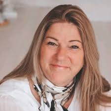 12,5 jaar in dienst bij Rosengaerde. Gezellige ochtend gehad en leuk in het  zonnetje gezet! 🥰🤩