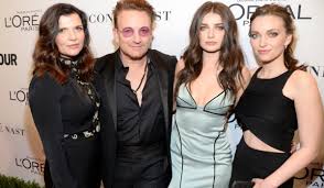She is the daughter of u2's lead singer bono and irish activist ali hewson. Ali Hewson Doesn T Want Her Kids To Follow In Dad Bono S Footsteps
