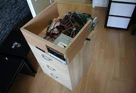 Sieht stylisch aus und so ein pc gehäuse spart auch noch platz. Regal Pc