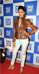 Deepikapadukone In A Funky Brown Leather Jacket Ripped Jeans Style Jean Trends Deepika Padukone