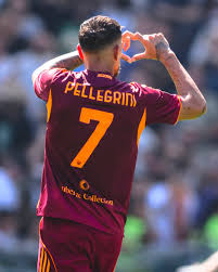 Lorenzo Pellegrini uomo derby: la Roma batte la Lazio 1-0 grazie alla prodezza del centrocampista, i giallorossi agganciano il Milan. Terza sconfitta per Sarri in quattro giornate 🔙🟡🔴