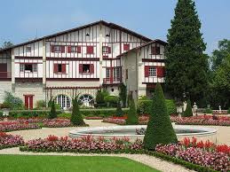 La Villa Arnaga D Edmond Rostand A Cambo Les Bains By Sites Et Musees En Pays Basque Via Flickr Pays Basque Pays Villa