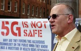 Man who thinks street lights cause cancer called Gateshead councillors  'baby killers'