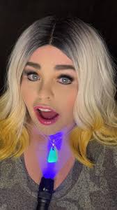 Customer satisfied with necklace purchase