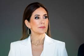 Kongehuset melder ud: Dronning Mary deltager i pavens begravelse