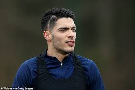 Raul jimenez is a mexican professional footballer who currently plays as a forward for english club wolverhampton wanderers and also for the mexico national team. Wolves Raul Jimenez Returns To Training With Team Mates Months After Suffering Skull Fracture Daily Mail Online