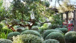 Peter Shaw Sunnymeade The Design Files Australia S Most Popular Design Blog Australian Garden Design Country Garden Decor Australian Native Garden