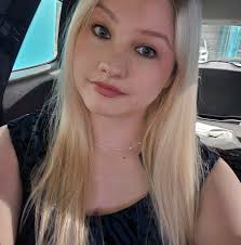 Do I need a specific outfit to submit dreamsnap?