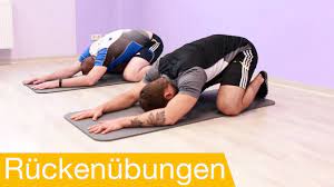 Legen sie sich auf den boden und achten sie darauf, dass der rücken flach aufliegt und sie kein hohlkreuz machen. Ruckentraining Fur Zu Hause Ruckenschmerzen Ubungen Youtube