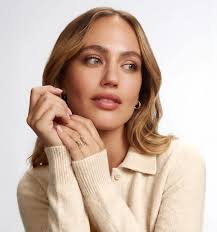 Shop White gold ring with diamonds