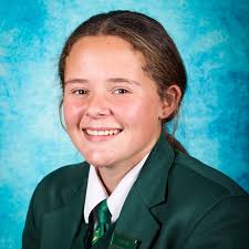 TOPPRESTEERDERS NA AFLOOP VAN DIE JUNIE-EKSAMEN Op die foto verskyn graad  tien se toppresteerders. Hierdie prestasies is 'n bewys van Hoërskool  Langenhoven se top akademiese standaard. Agter, van links: Zuleigah Paulo  (80.1%),