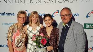 Gesa felicitas krause, frankfurt am main. Menschen Im Hintergrund Gesa Krause