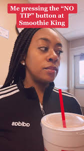 How can we make this less #akward because I just paid $72 for this 40oz  smoothie 😩😭 #fyp #smoothies #tipculture