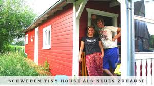 Teilweise sind diese häuser überraschend billig und man denkt schnell ach, das kann ich mir doch auch leisten!. Paar Lebt Im Schweden Tiny House Mitten In Deutschland Youtube
