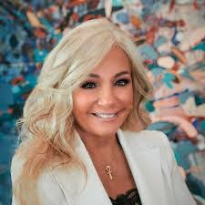 Karla Nelson's Instagram, Twitter & Facebook