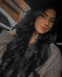 Justina Cross's Instagram, Twitter & Facebook