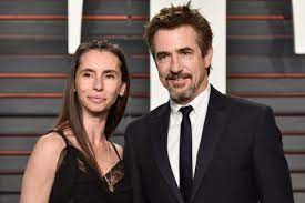 Age, early life, parents, and education. Tharita Cesaroni S Bio Second Wife Of Dermot Mulroney Kids House Net Worth Celeb Tattler