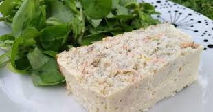 Voici Une Entree Ou Un Plat Suffit D Accompagner De Legumes Et Feculents Parfait Pour L Ete Une Delicieuse Terrine De Terrine De Poisson Saumon Fume Terrine