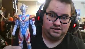 WRITER-ARTIST JESSIE ELIAS (ZELTRAXMILLENNIUM) DRAWS INSPIRATION FROM THE  GIANT OF LIGHT