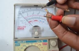 Gunakan lampu suluh atau kawasan dengan pencahayaan yang baik untuk melakukan pemeriksaan visual wayar busi dan penutup di atasnya, yang disebut but. Cara Mengukur Nilai Tahanan Resistor Menggunakan Multimeter Harianja Uniks