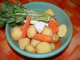 Bienvenue dans notre univers tout coloré !en quelques mots on est une famille qui s'aime fort et qui avance ensemble ! Couscous A La Viande A Ma Facon Une Cuisine Pour Voozenoo