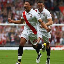 No question that he'd prefer arsenal over spurs. Arsenal Sign Alex Oxlade Chamberlain The Short Fuse