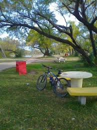Playa El Arenero A Orillas Del Rio Ctalomochita Lugar Ideal Para Hacer Picnics Tomar Sol Caminar Ver Aves Hacer Cic Turismo Aventura Tomar El Sol Arenero