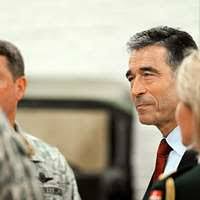 Army Materiel Command's Commander Gen. Gus Perna presents