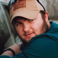 Scott Minchew's Instagram, Twitter & Facebook