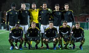 Fotboll är en lagsport där lagen strävar efter att få in bollen i motståndarnas mål. Aik Karlbergs Bk Aik Fotboll