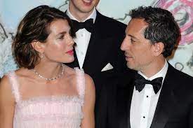 En ce moment, gad elmaleh est au coeur des rumeurs les plus folles. Charlotte Casiraghi And Gad Elmaleh Is It Over Vogue It