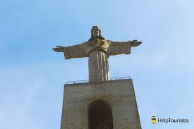 Die basílica da estrela zeichnet sich durch die weiße kuppel aus, die sich über die umgebung… Die Statue Cristo Rei Touristen In Lissabon Touristen In Lissabon