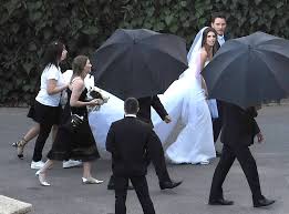 But chris pratt and katherine schwarzenegger are reportedly determined to keep their wedding a small affair. Inside Chris Pratt And Katherine Schwarzenegger S Wedding E Online Bioreports