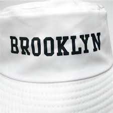 Sur le site et dans une sélection de boutiques. Chapeau Bob Blanc Panama Le Bob Original The Elegant Cap