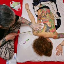 Nakano was inspired when he saw a japanese yakuza in a full suit of. Tebori Tattoos Can Japan S Hand Carved Tradition Survive Cnn Style