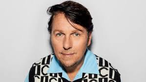 Jan Dulles zingt 'Europapa' als eerbetoon aan Joost Klein: 'Beladen avond' 