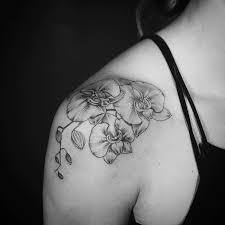 Voir cette épingle et d'autres images dans tatouage par zenidees. 1001 Idees Tatouage Orchidee Le Desir A Fleur De Peau