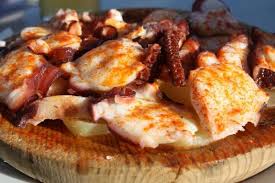 En primer lugar vamos a preparar los diferentes ingredientes que vamos a cocinar. Como Hacer Pulpo A La Gallega Facil