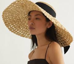 25 Trendy Summer Bridal Hats for Your Cottagecore Elopement