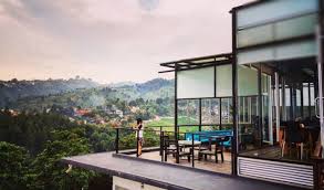 Kurang lebih seperti itulah suasana lawangwangi creative space di jalan dago giri no 99, bandung, jawa barat. Liburan Santai Akhir Pekan Di Dago Atas Bandung Https Gayakeren Id