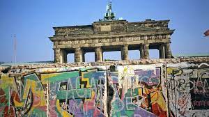 Ist es so wichtig wann die ddr gegüründet,oder wann die hitler in die macht gekommen ist fur die einburgerung test.es gibt uber 20 fragen uber hitler. Zeitstrahl Die Berliner Mauer Chronologie 1961 Bis 1989 Br24 Br De