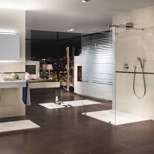 Walkin dusche kaufen die qualitativsten walkin duschen unter die lupe genommen! Duschen Gestalten Walk In Dusche Mit Motiv Glasundbeschlag De