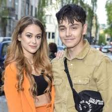 Nikodem rozbicki (28 l.) co jakiś czas podsyca plotki związane o tym, że jest w związku z julią wieniawą (21 l.). Julia Wieniawa W Objeciach Mezczyzny Nie Jest To Nikodem W Komentarzach Mnostwo Pytan Zdjecia Szolbiznes Maxxx News Rmf Maxxx