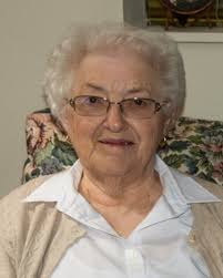 Ellen Deacon's Instagram, Twitter & Facebook